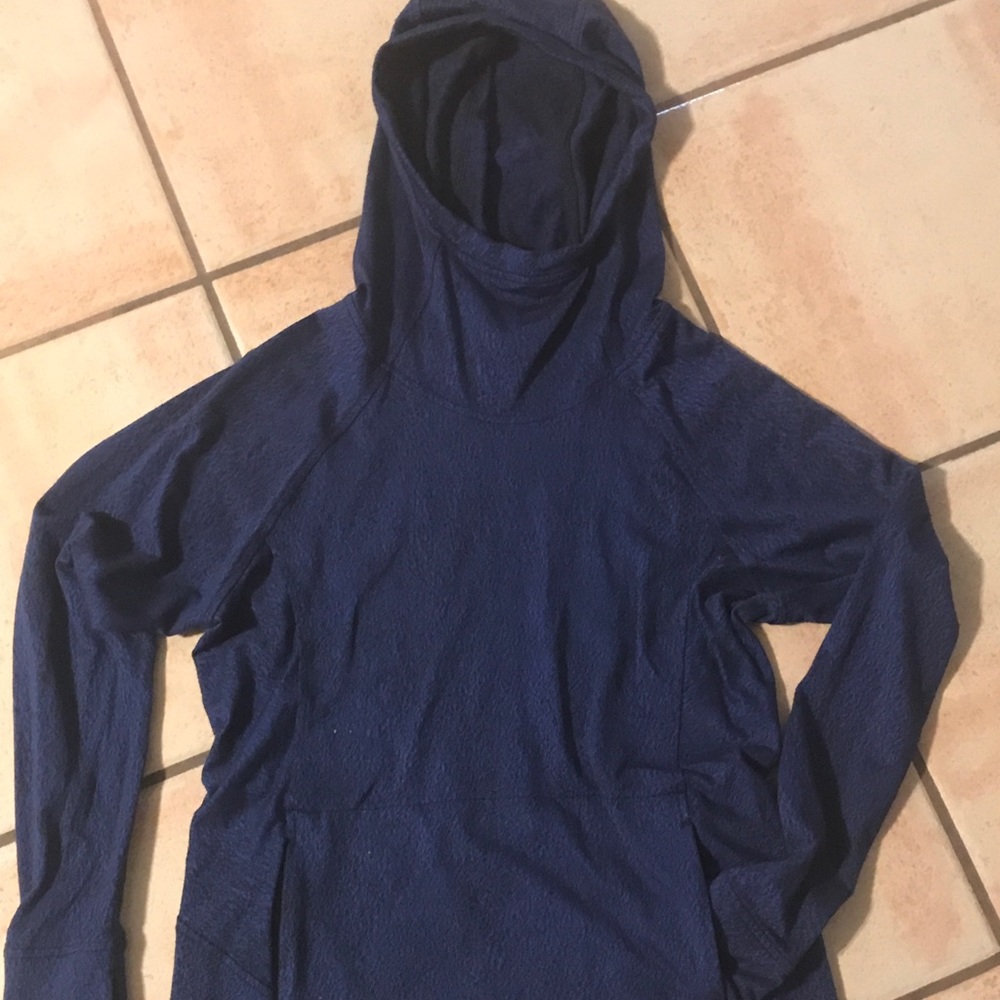 Lululemon hoodie size 6 w/thumb holes